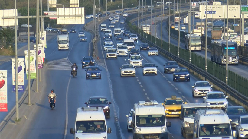 İstanbul trafiğinde 'uyum' yoğunluğu - Resim : 1