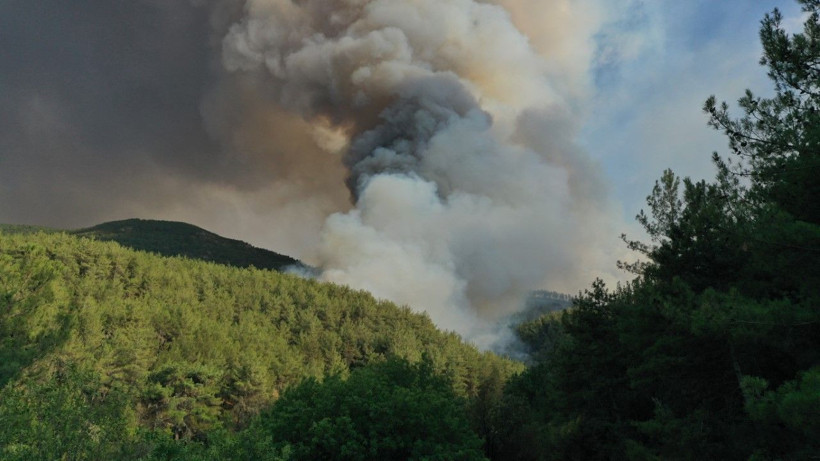 İki il sınırında bir yangın daha: Köyler boşaltıldı - Resim: 1