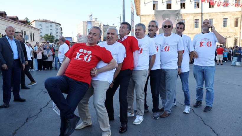 Sivas Kongresi’ni halay çekerek kutladılar - Resim: 3