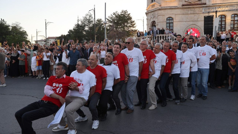 Sivas Kongresi’ni halay çekerek kutladılar - Resim: 9