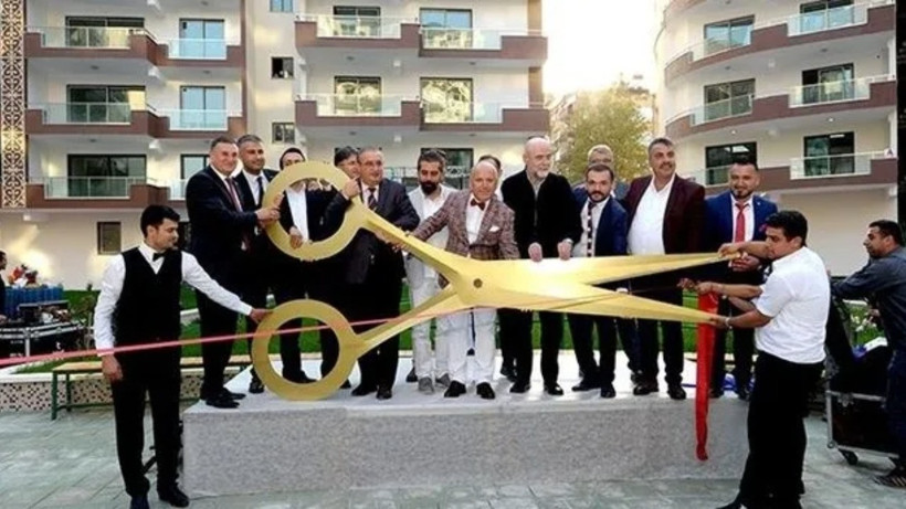 Dünyanın en büyük makasıyla açıldı, 47 kişiye mezar oldu: Serbest kaldılar - Resim : 1