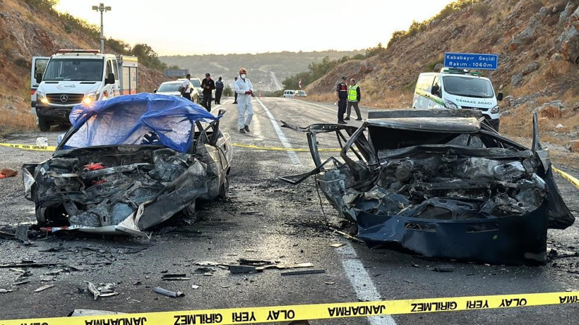 Üniversite kaydı için çıktıkları yolda yanarak can verdiler - Resim : 1
