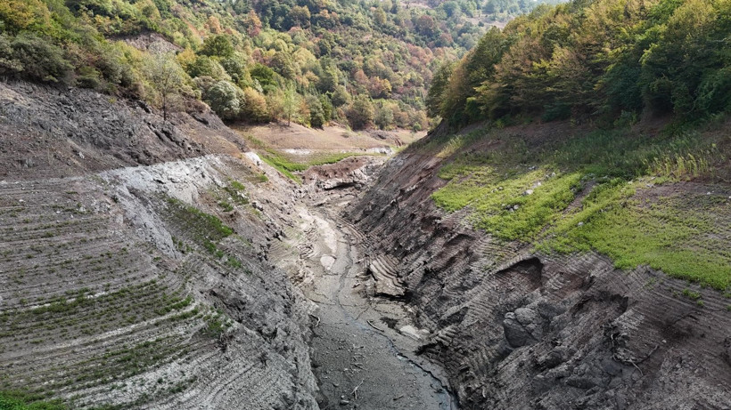 Yuvacık Barajı’nda su seviyesi yüzde 31’e düştü: Tarihi köprü ortaya çıktı - Resim : 1
