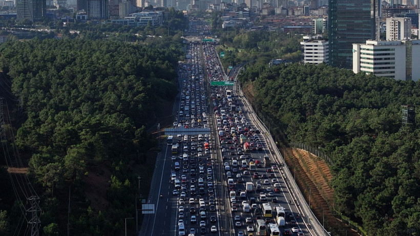 İstanbul okullu oldu, trafik çilesi katlandı - Resim: 7