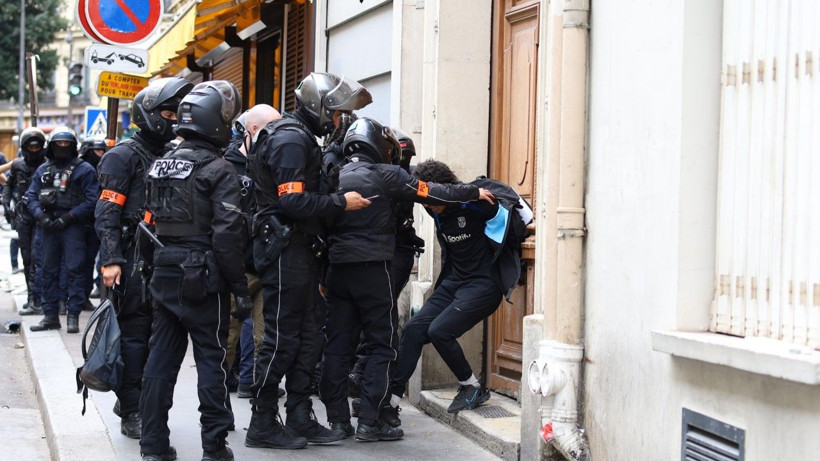 Fransa karıştı: Yüzlerce gözaltı var - Resim: 11