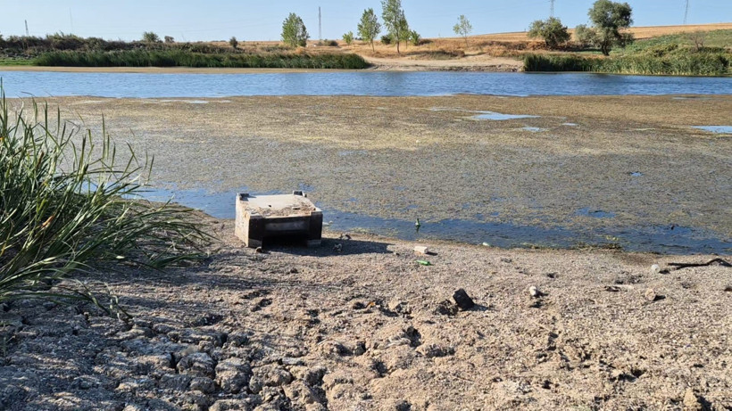 Tekirdağ'da kuraklık alarmı: Gölette sular çekildi, çatlaklar oluşmaya başladı - Resim : 1