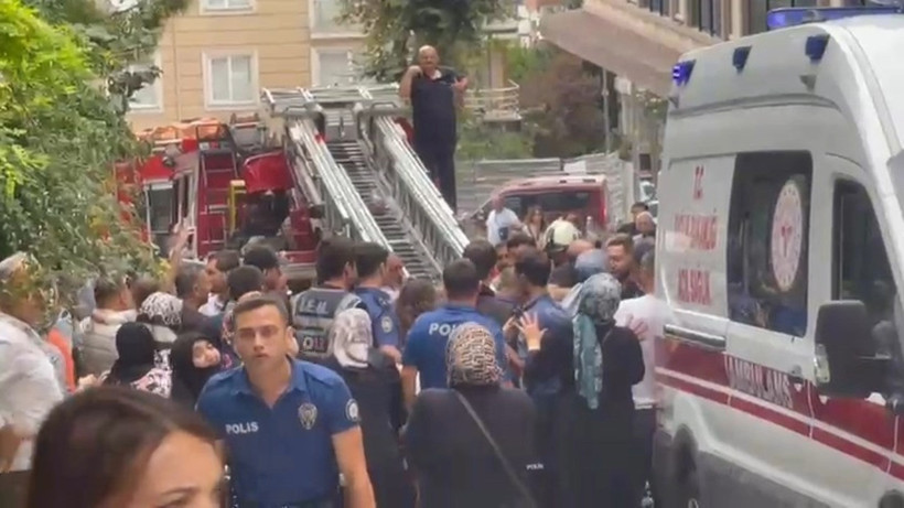 Küçükçekmece'de 5 katlı binada yangın: 1 kişi öldü - Resim : 1