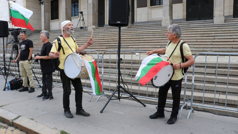 Komşuda Euro karşıtı eylem - Resim: 11