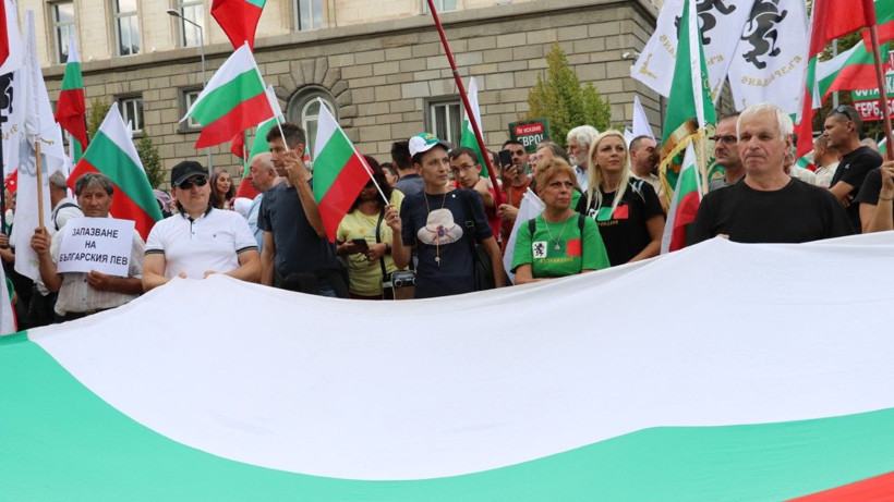 Komşuda Euro karşıtı eylem - Resim: 17