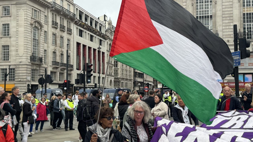 Trump’a Londra’da dev protesto - Resim: 45