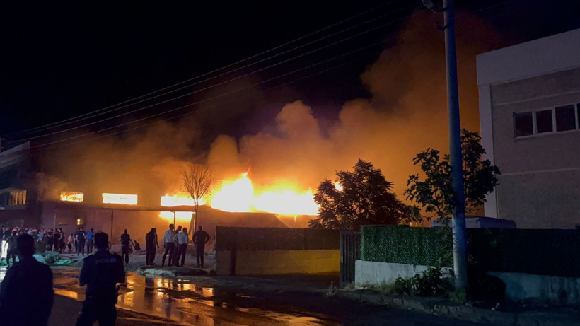 İzmir'de korkutan yangın - Resim: 2