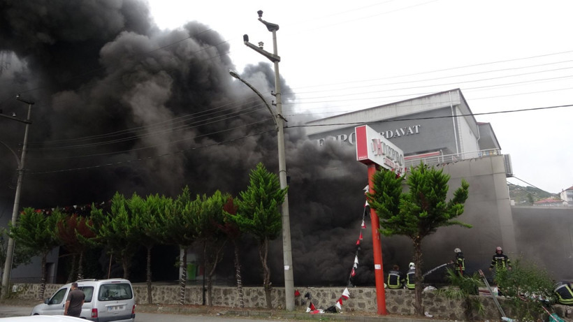 Dumanlar gökyüzünü kapladı, trafik tek şeride düşürüldü - Resim: 5