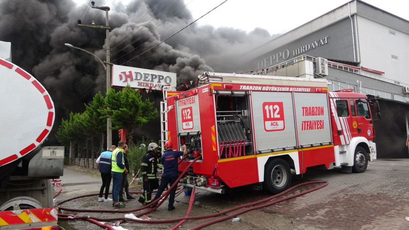 Dumanlar gökyüzünü kapladı, trafik tek şeride düşürüldü - Resim: 6