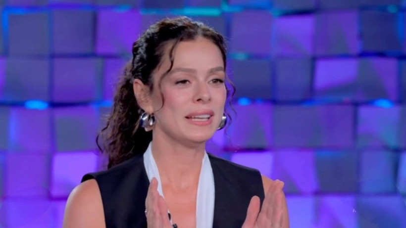 Özge Özpirinçci, İtalya’da katıldığı programda gözyaşlarını tutamadı - Resim : 1