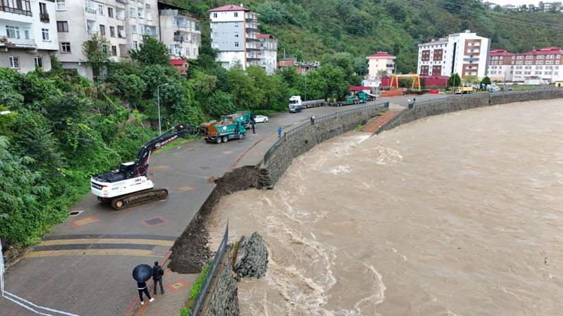 Köprüler-bungalovlar sele kapıldı, turuncu alarm verildi - Resim: 11