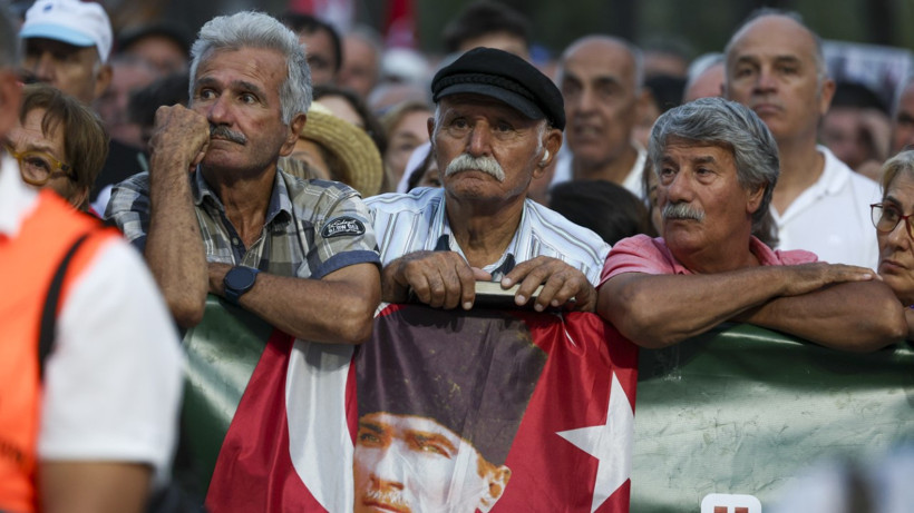 Özel’den AYM’ye çağrı: Torunlarımız için adalet bekliyoruz - Resim : 4