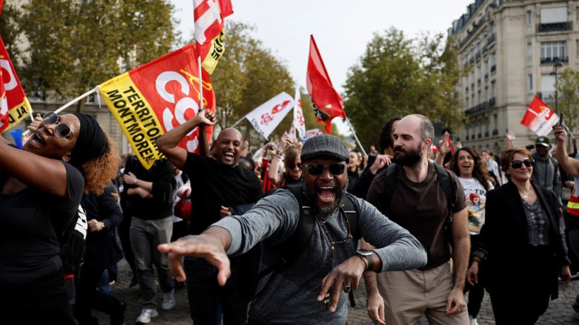 Kemer sıkma isyanı: Yüz binler sokaklara indi - Resim: 3