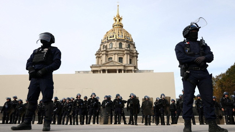 Kemer sıkma isyanı: Yüz binler sokaklara indi - Resim: 7