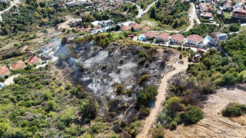 Alevler villalara dayandı - Resim: 1