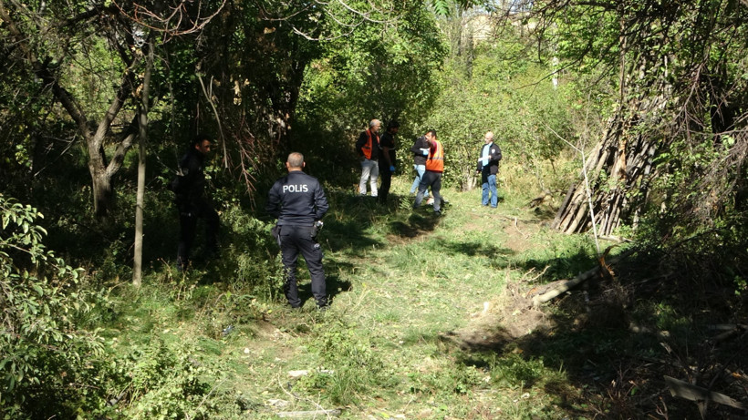 Kontrolden çıkan otomobil kayısı bahçesine uçtu: 1 ağır yaralı - Resim : 1