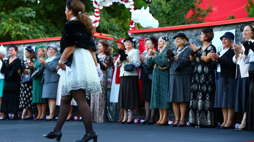 Cumhuriyet zarafeti… 70’inden sonra podyuma çıktılar - Resim: 16