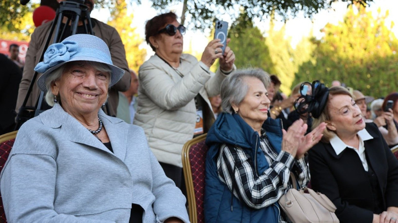 Cumhuriyet zarafeti… 70’inden sonra podyuma çıktılar - Resim: 23