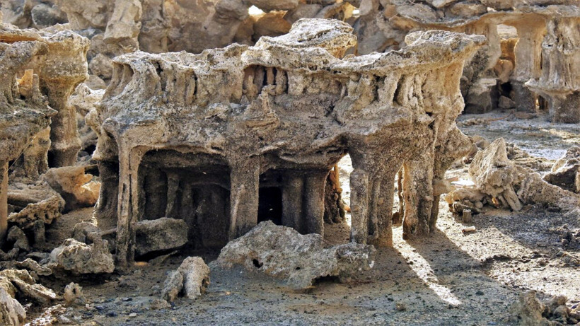 Sular çekildi fotoğrafçılar akın etti: Van Gölü'nde şaşırtan manzara - Resim : 1