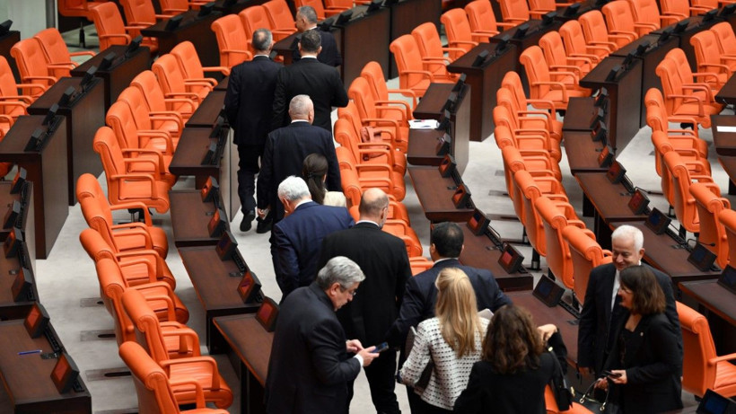 Meclis’te bir garip seçim: Vekiller, Genel Kurulu terk etti - Resim: 3