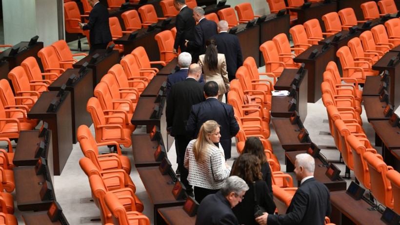 Meclis’te bir garip seçim: Vekiller, Genel Kurulu terk etti - Resim: 4