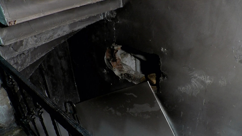 Eski eşinin yaşadığı binaya yanıcı madde atarak kaçtı: 3'ü ağır 7 yaralı - Resim : 1