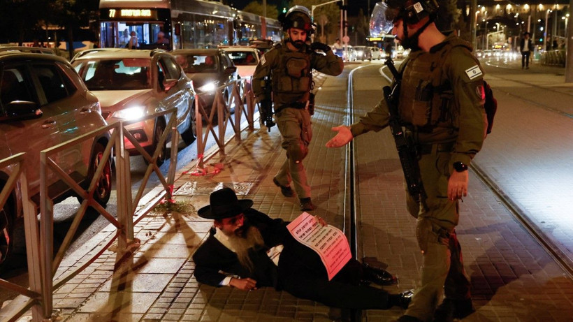 Askerlik karşıtı eylemde sokaklar karıştı - Resim: 9