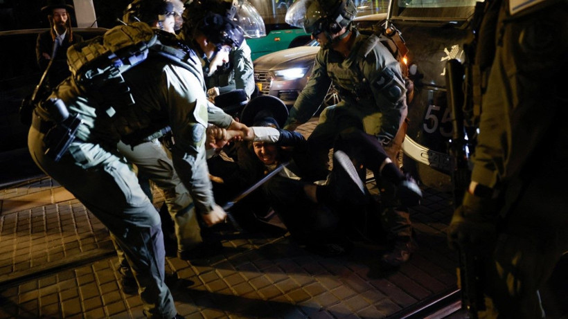 Askerlik karşıtı eylemde sokaklar karıştı - Resim: 2