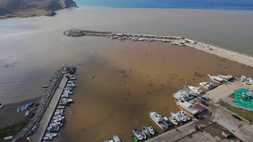 Gökçeada'da denizin rengi değişti - Resim: 2