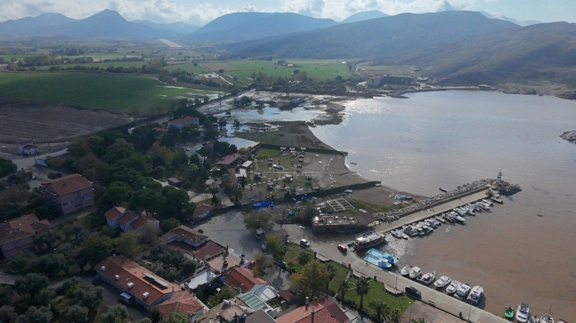 Gökçeada'da denizin rengi değişti - Resim: 5
