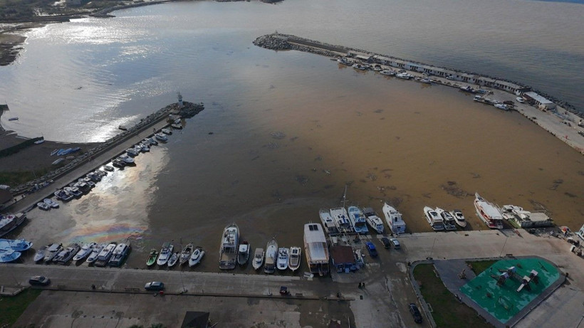 Gökçeada'da denizin rengi değişti - Resim: 7