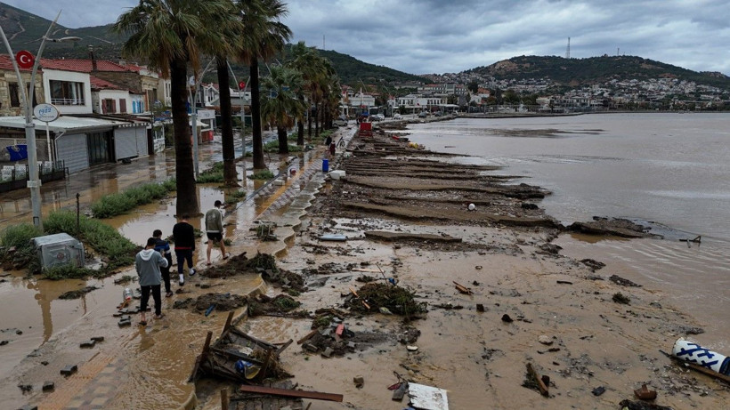 Foça’da sel felaketi: 1 kişi kayıp - Resim: 2