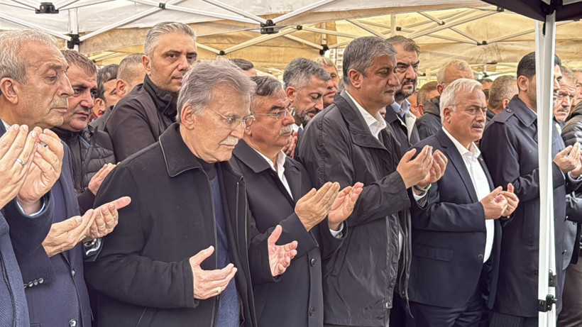 Eski TBMM Başkanı Mehmet Ali Şahin'in babası son yolculuğuna uğurlandı - Resim : 2