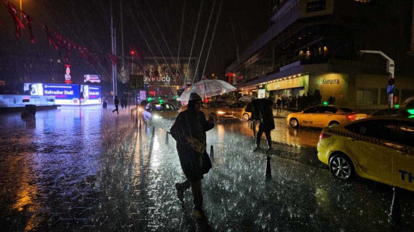 İstanbul’da beklenen sağanak başladı - Resim: 2