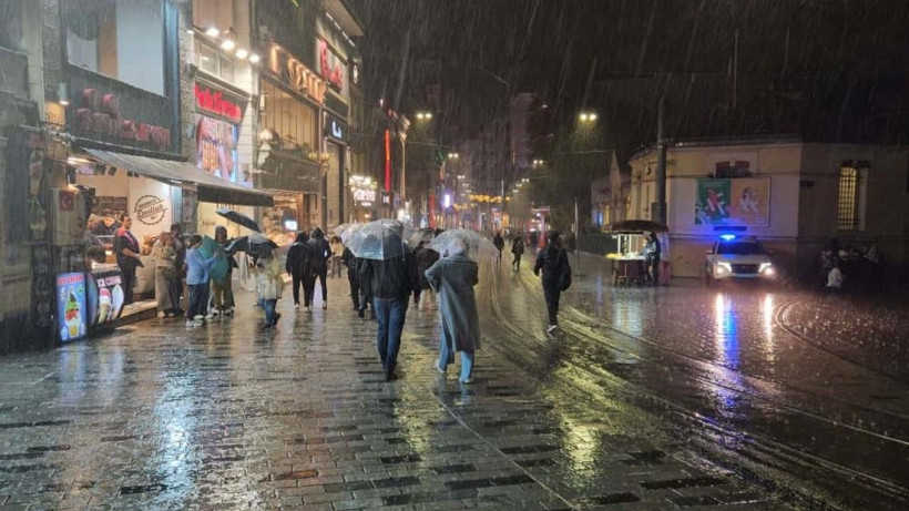 İstanbul’da beklenen sağanak başladı - Resim: 4
