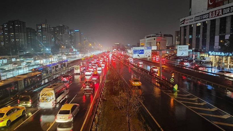 İstanbul’da beklenen sağanak başladı - Resim: 9