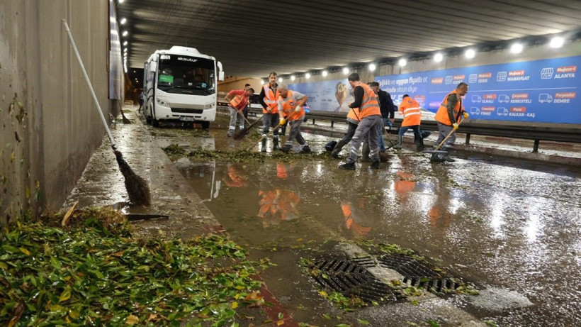 Antalya'da sağanak ve dolu hayatı felç etti - Resim: 19