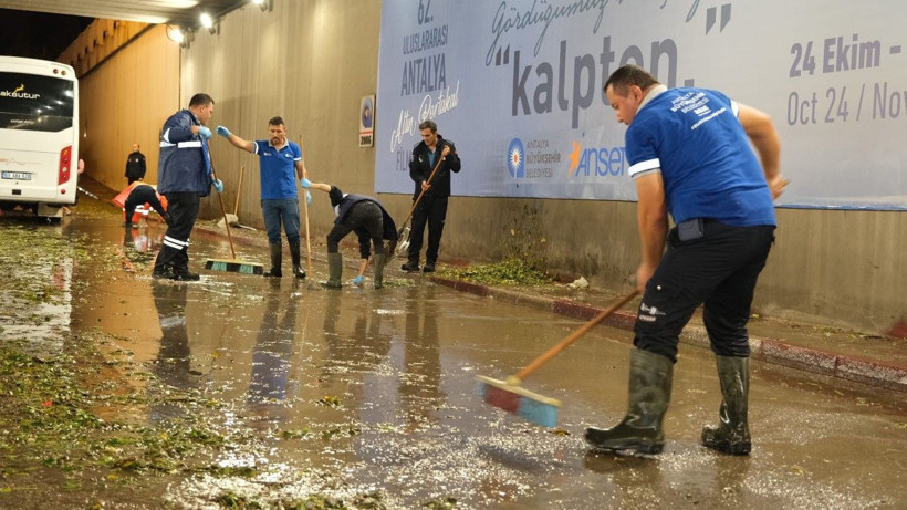 Antalya'da sağanak ve dolu hayatı felç etti - Resim: 20
