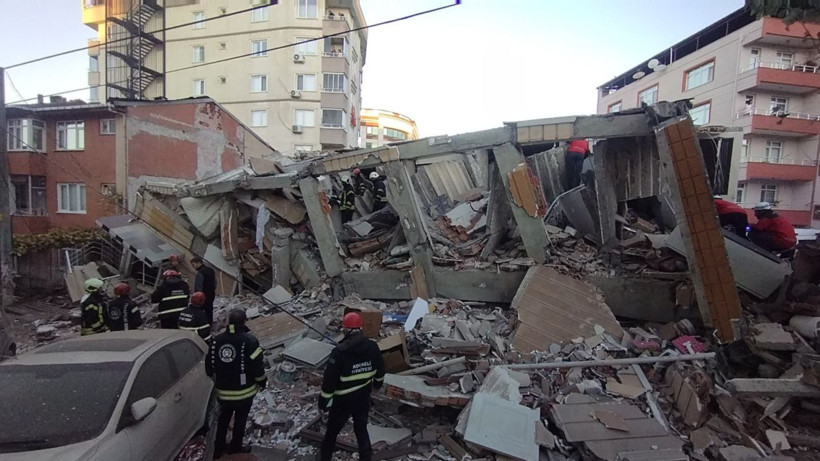 Gebze'de 6 katlı bina çöktü: Beş kişi aranıyor - Resim : 2