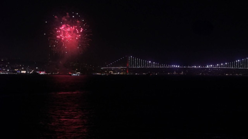 İstanbul Boğazı'nda havai fişeklerle 29 Ekim kutlaması - Resim: 5
