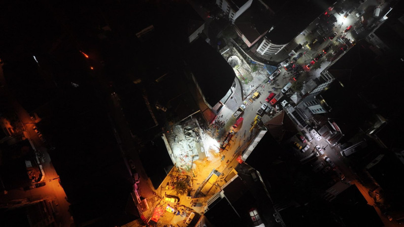 Tam 19 saat sürdü, bir tek Dilara sağ çıktı - Resim: 21