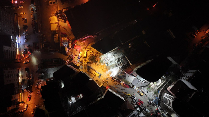 Tam 19 saat sürdü, bir tek Dilara sağ çıktı - Resim: 25