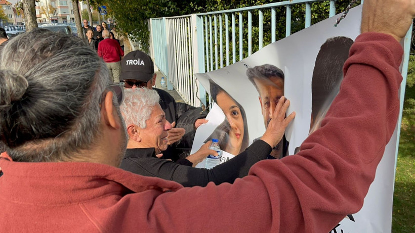 284 gün sonra yüzleri ilk kez güldü - Resim: 1