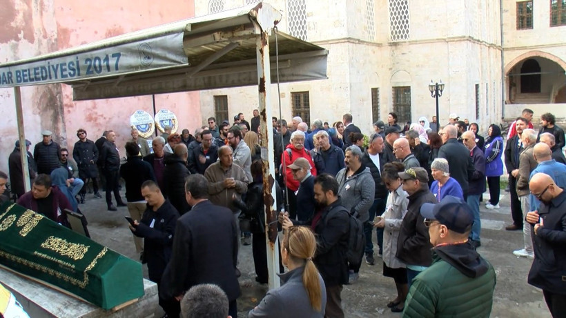 Oyuncu Ahmet Gülhan son yolculuğuna uğurlandı - Resim : 2