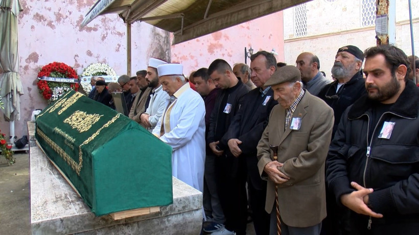 Oyuncu Ahmet Gülhan son yolculuğuna uğurlandı - Resim : 3