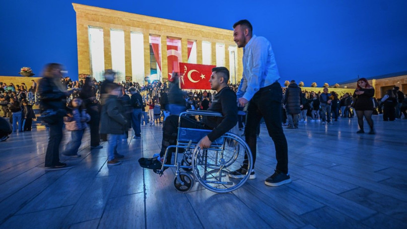 Anıtkabir'de ziyaretçi akını - Resim: 3
